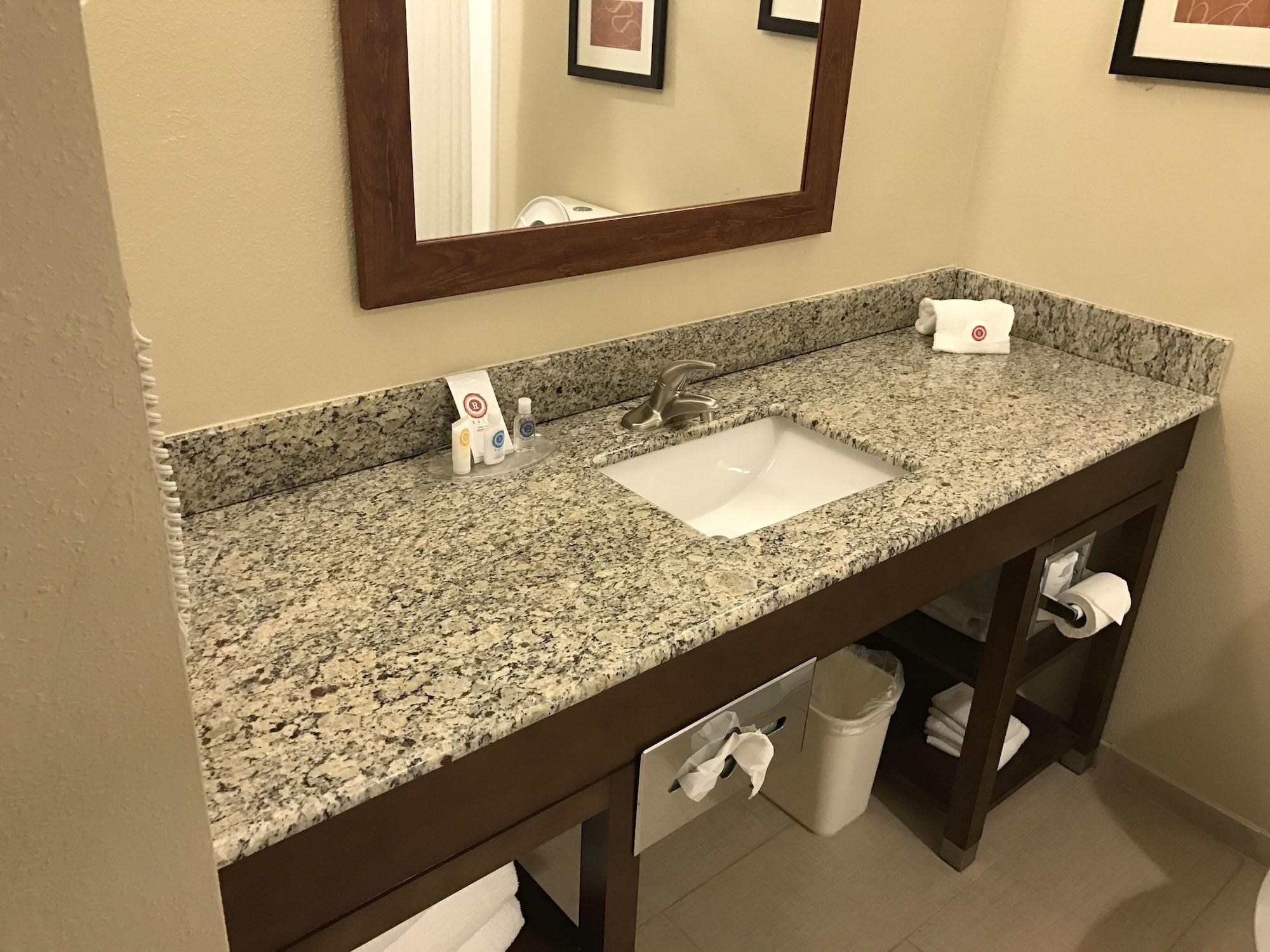 Comfort Suites Plymouth Near Us-30 Экстерьер фото