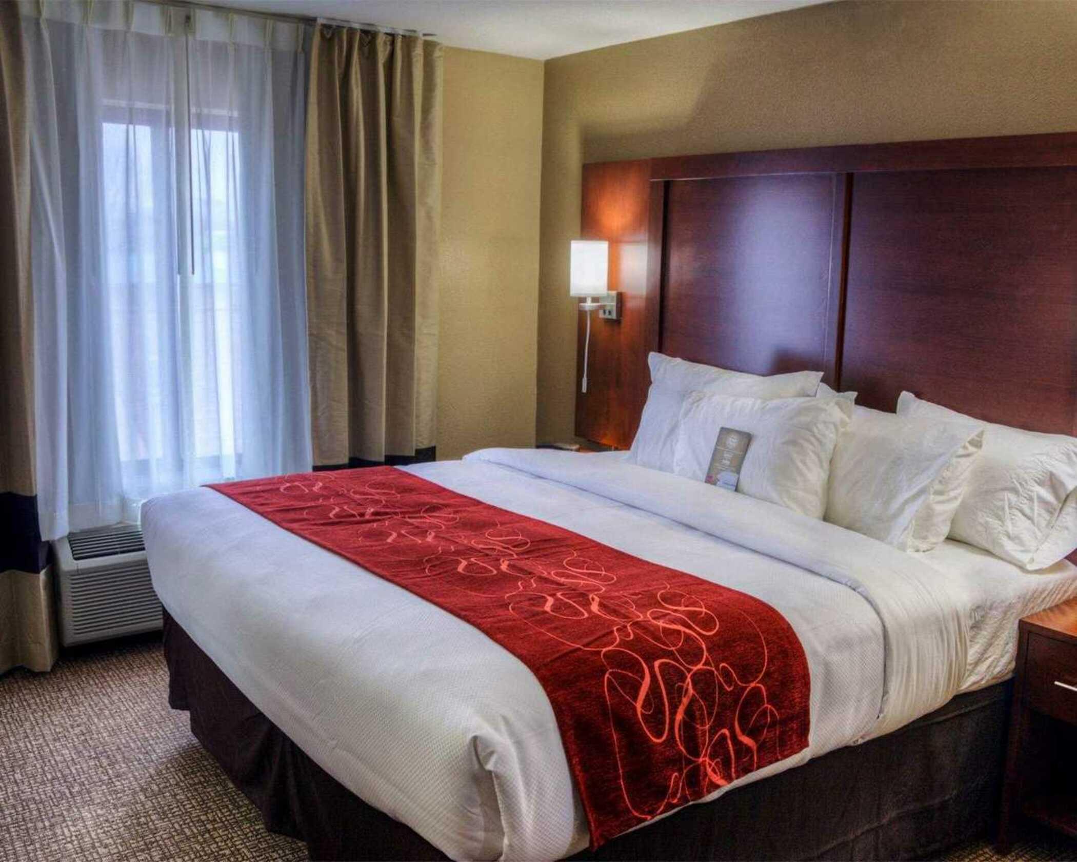 Comfort Suites Plymouth Near Us-30 Экстерьер фото