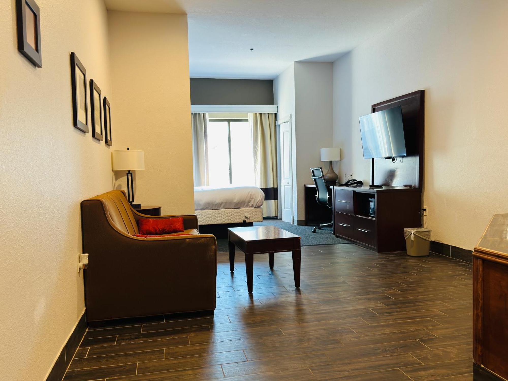 Comfort Suites Plymouth Near Us-30 Экстерьер фото