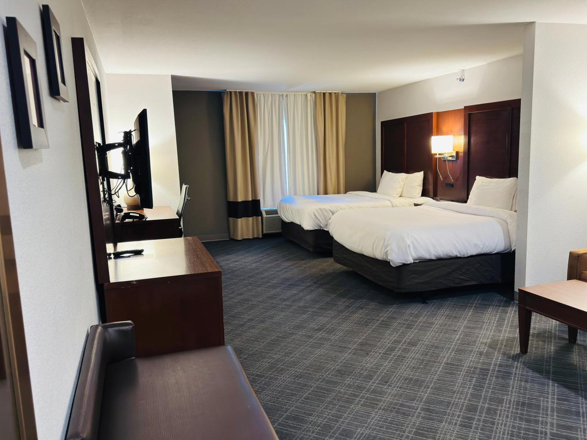 Comfort Suites Plymouth Near Us-30 Экстерьер фото