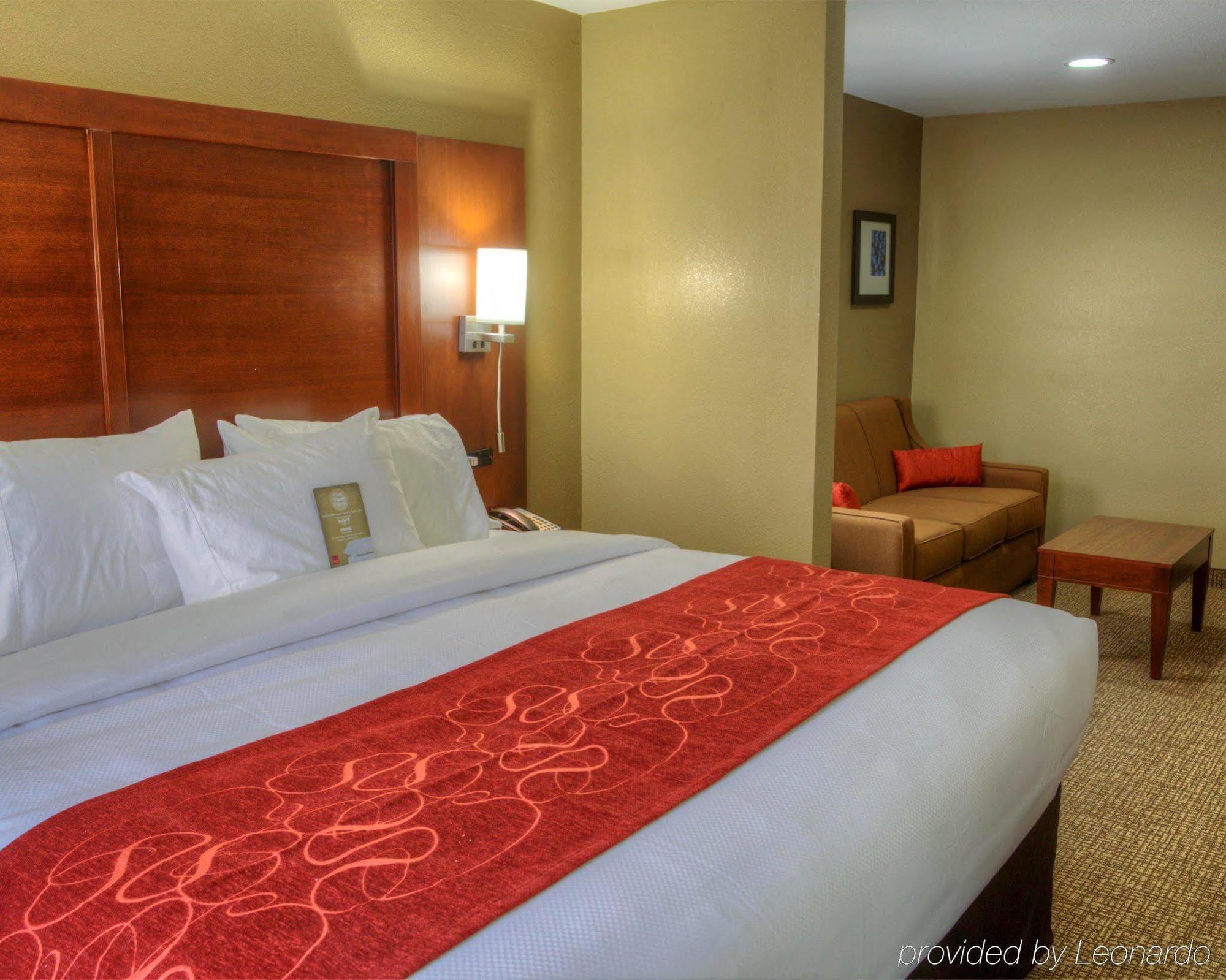 Comfort Suites Plymouth Near Us-30 Экстерьер фото