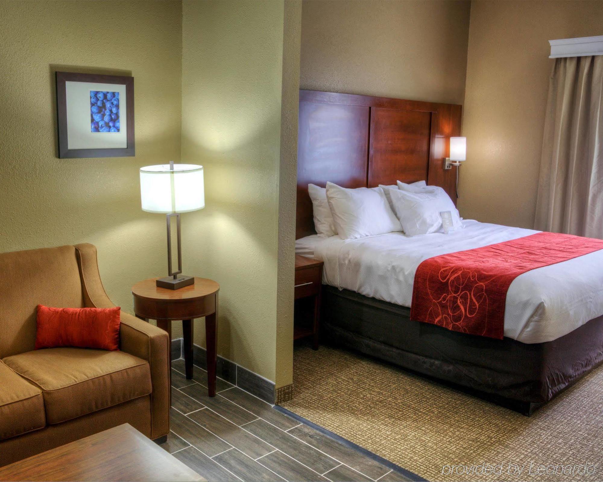Comfort Suites Plymouth Near Us-30 Экстерьер фото